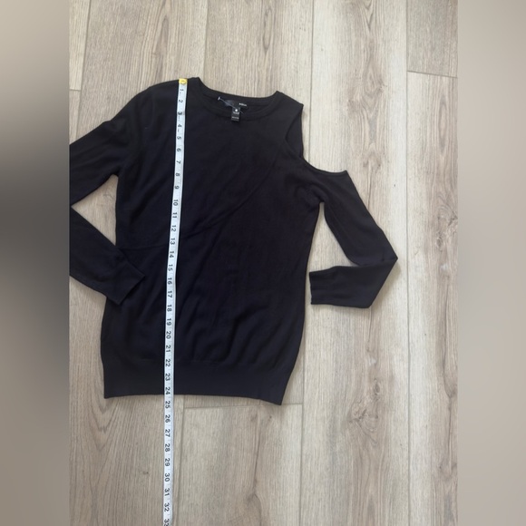 Aqua Black Sweater 🖤 - Picture 2 of 5